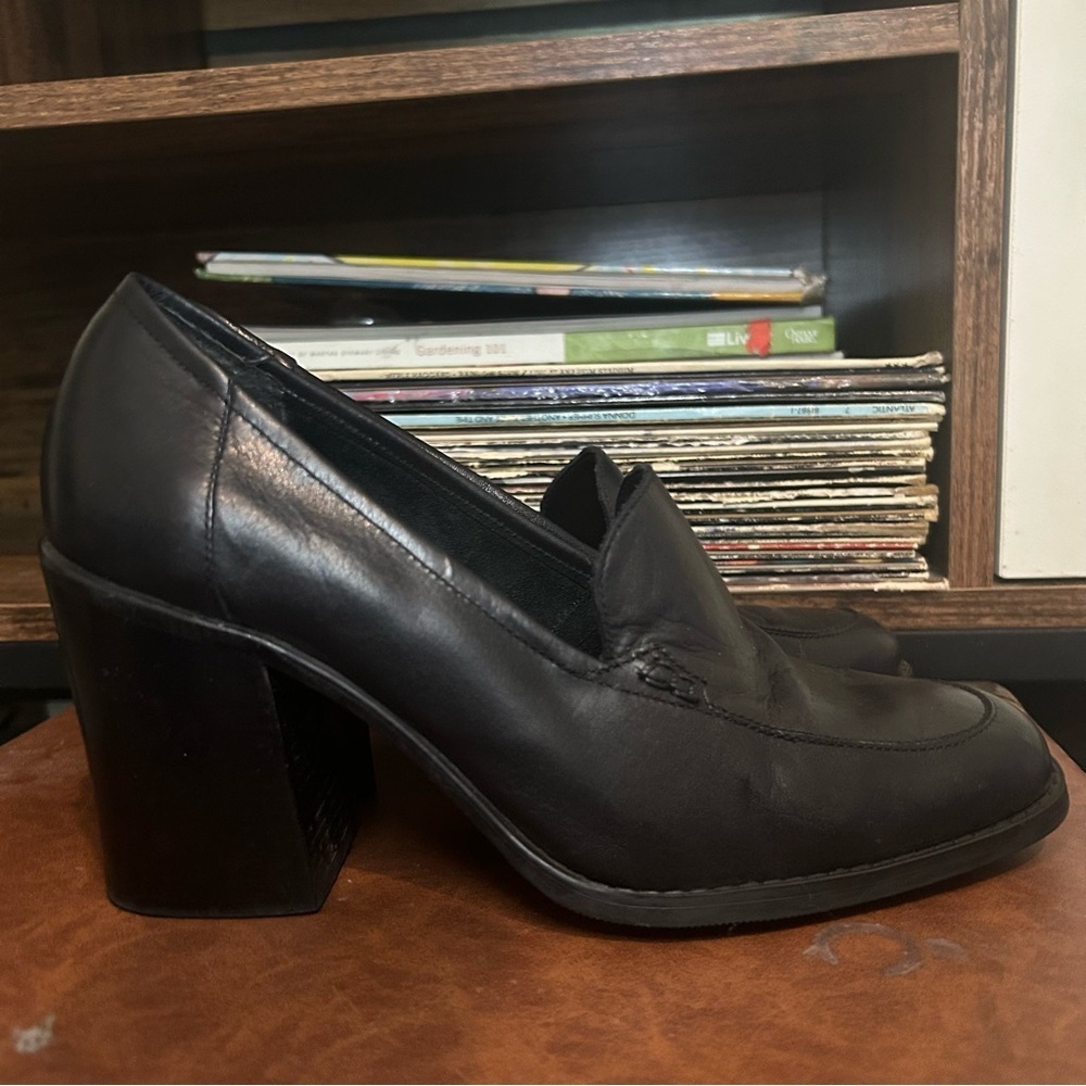 Vintage Y2K Chunky Black Leather Loafer Heels Size 7M Preppy‎ Goth Grunge Office